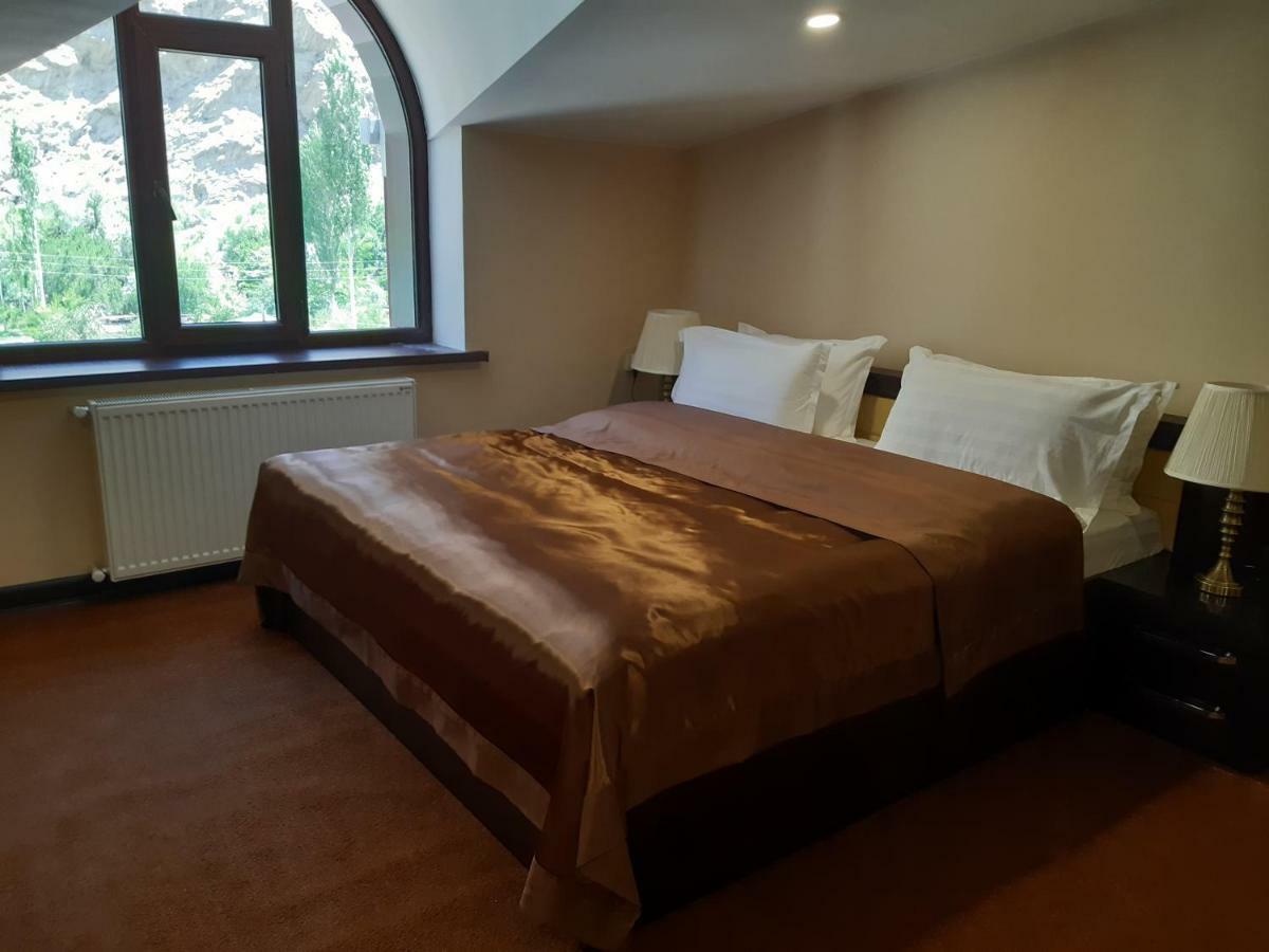 Pamir Palace Khorog Kültér fotó